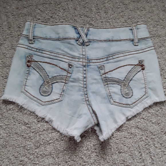Zana Di fringed shorts - Picture 2 of 3
